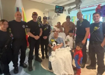 Menina de 11 anos leva tiro na cabeça durante tiroteio em McDonald