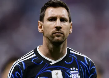 Messi volta a palco de derrota que causou sua