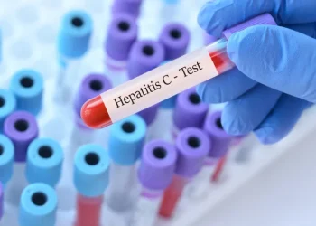 Mortalidade por hepatite viral atinge 1 a cada 5 pacientes com 80 anos no SUS