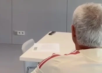 Mourinho para tudo por causa da Volta da França e recebe convite especial