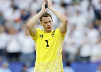 Neuer fala em decepção, mas não se arrepende de volta à Alemanha para Copa