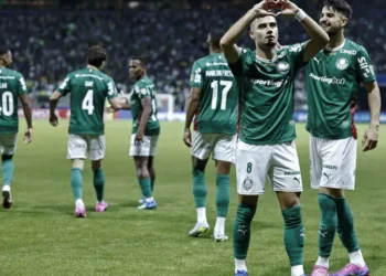 Palmeiras espera Flaco López para ter elenco completo após a Copa