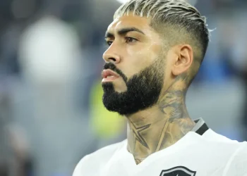 Palmeiras preserva Barboza e prepara estreia do zagueiro após a Copa