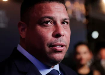 Primeiro amor de Ronaldo resgata foto antiga com o Fenômeno