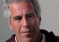 Recrutador de modelos ligado a Epstein é encontrado morto na França