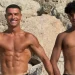 Ronaldo posa sem camisa com Cristianinho e faz provocação ao filho