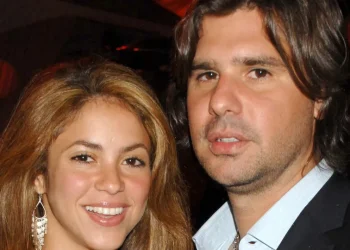 Shakira reencontra ex-namorado Antonio de la Rúa após mais de uma década