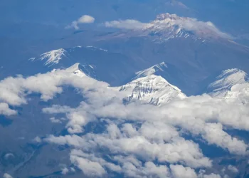 Tempestade mata cinco alpinistas no Monte Elbrus, o mais alto da Europa