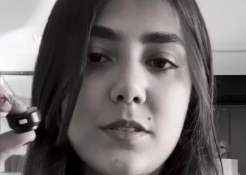 Vendida pela mãe aos 9 anos, mulher tenta apagar vínculo na Justiça