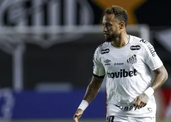 Com gol anulado e Neymar discreto, Santos só empata com o Remo em casa