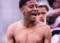 Ex-jogador da base do São Paulo é morto a tiros aos 15 anos durante jogo