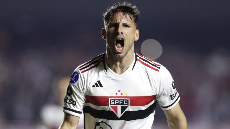 São Paulo entra em acordo com Calleri, e renovação fica pela assinatura