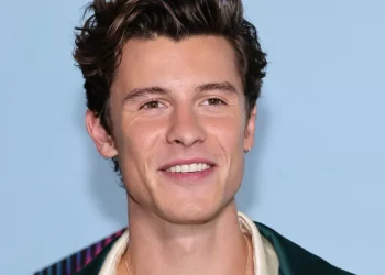 Shawn Mendes e Bruna Marquezine vão a culto evangélico com Sasha Meneghel e marido