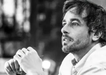 Ator preso por suspeita de estupro diz que confundiu criança com namorada