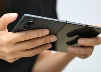 Samsung atualiza dobráveis e estreia novo formato no Brasil, e preços vão até R$ 19 mil