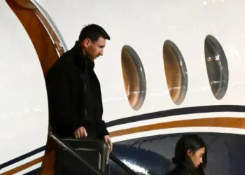 Luto! As imagens da chegada de Lionel Messi para o funeral do pai