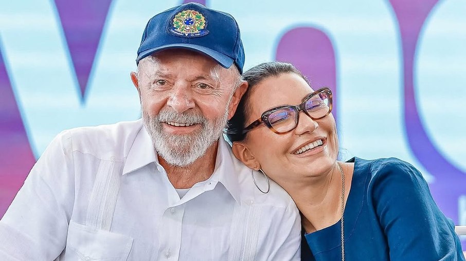 Presidente Lula ao lado da primeira-dama Janja Presidente Lula ao lado da primeira-dama Janja