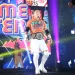 Lutador de wrestling Yujiro Kushida cai no golpe da fruta em visita ao Mercadão de SP