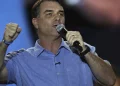Flávio Bolsonaro tem filiação ao PL retomada pelo TSE após aparecer como filiado ao Missão