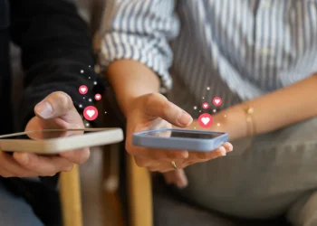 Tinder, Bumble ou Hinge? As melhores apps de encontros para cada perfil