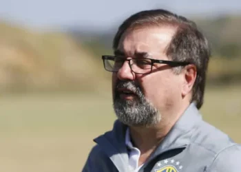 Ex-dirigente do São Paulo sofre roubo de gangue do quebra-vidros