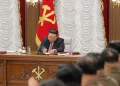 Líder da Coreia do Norte elogia