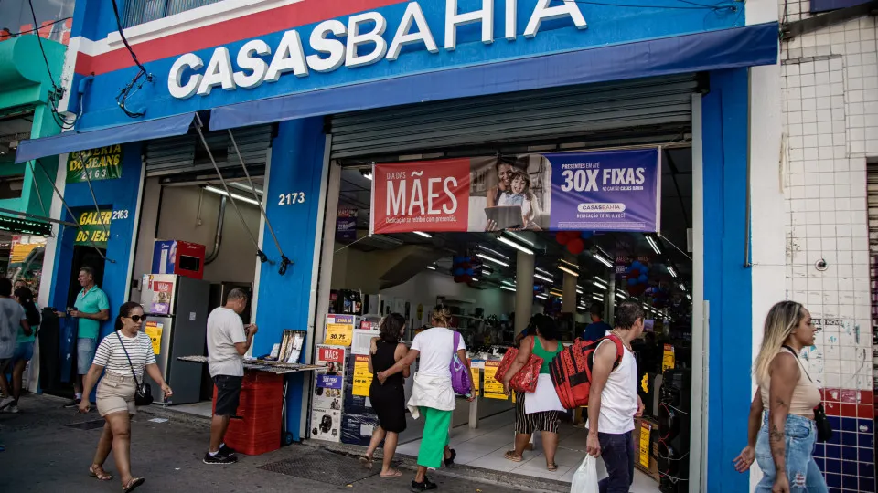 Casas Bahia enfrenta ações de despejo de lojas e galpões logísticos