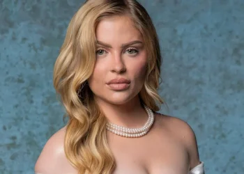 Luísa Sonza é pedida em casamento por Luis Ribeirinho na Alemanha