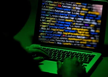Brasil vive epidemia de crimes digitais (mulheres e jovens mais visados)