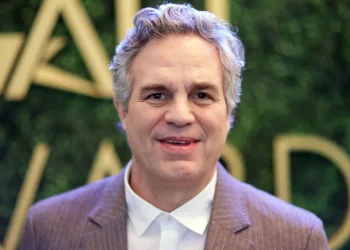 Paramount critica Mark Ruffalo após ator se opor à compra da Warner Bros.