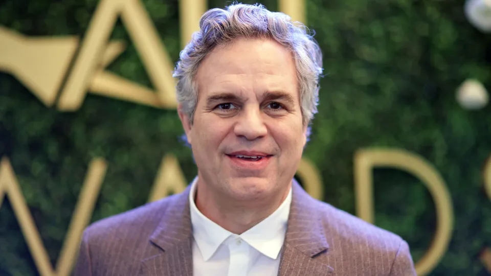 Paramount critica Mark Ruffalo após ator se opor à compra da Warner Bros.