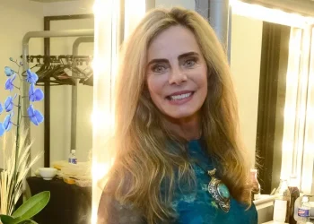 Bruna Lombardi conta por que deixou novelas no auge da fama para criar o filho