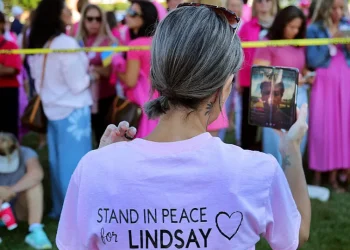 Lindsay matou os três filhos; mas o que a levou a isso comoveu muitos
