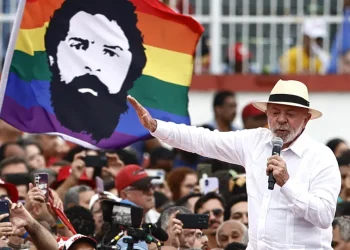 Lula diz que não interfere na PF e defende investigação sobre Lulinha