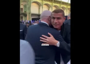 "É o meu número". Infantino encontra Cristiano Ronaldo e faz revelação