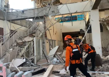 Indonésia: número de mortos no terremoto chega a 100 mil