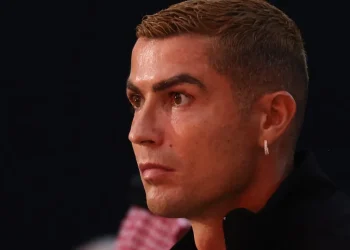 Al-Nassr supera expulsão de Bento, CR7