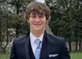 Jovem de 22 anos é morto pela polícia após confundir endereço de amigos