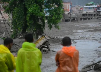 Inundações no Nepal e no Tibete matam 160, e há quase 500 desaparecidos