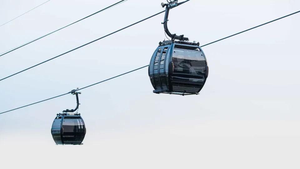 Acidente em teleférico nos Alpes franceses deixa 23 feridos (três graves)