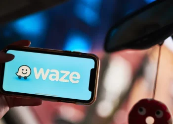 Waze suspende alertas de
