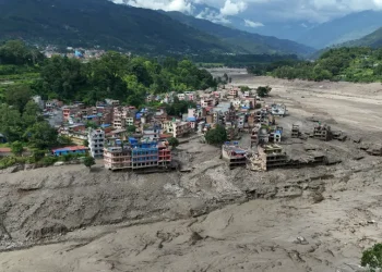 Sobe para 472 número de mortos devido à enxurrada na fronteira Nepal-Tibete