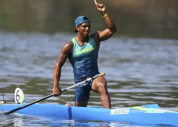 Isaquias Queiroz fica longe do pódio do Mundial de canoagem na Polônia