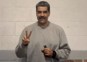Maduro volta às redes, compartilha foto e garante: