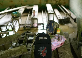 Professor salvou a vida de 1.600 alunos durante enxurrada no Nepal
