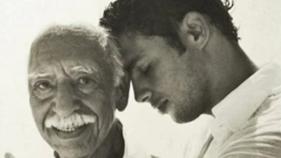 Cauâ Reymond e avô já falecido