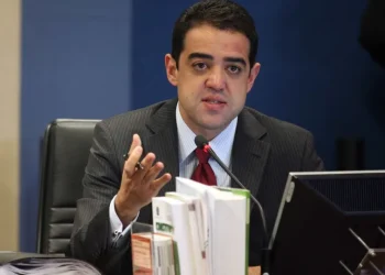 Bruno Dantas oficializa saída do TCU, e Pacheco é favorito para vaga