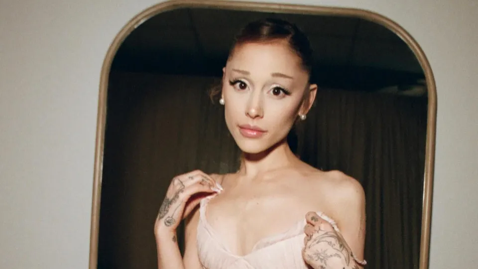 Ariana Grande anuncia pausa na carreira após fim de turnê