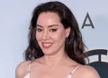 Aubrey Plaza dá à luz primeira filha com Christopher Abbott, diz site