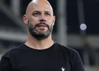 Botafogo demite Franclim Carvalho após sequência de resultados ruins